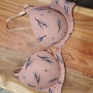 Like new, lined, pushup bra